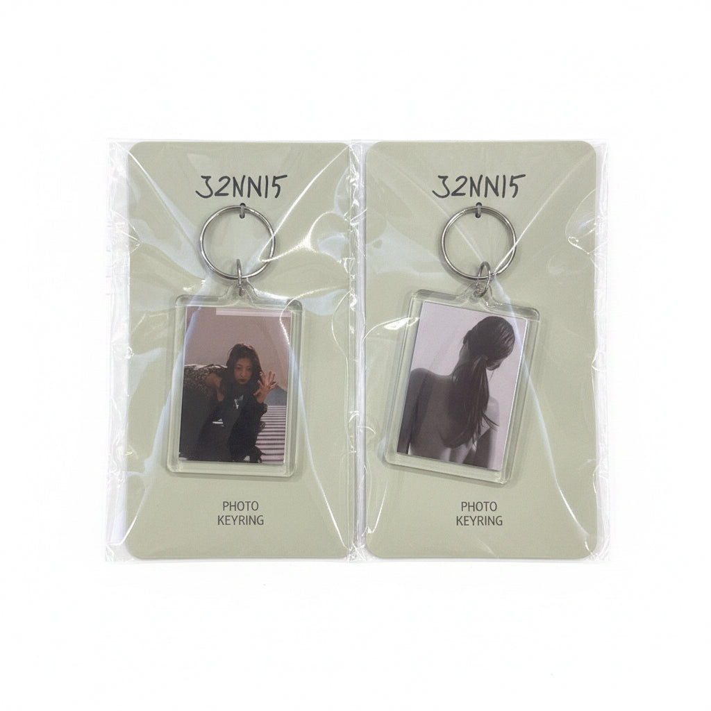 J2NNI5 Jennie Keychain (2 Types)
